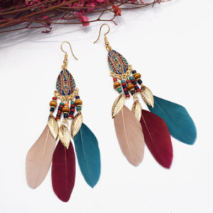 E-5147 5 Colors Bohemian Ethnic Trendy Feather  Tassel Beaded  Gold Leaf Pendant Drop Earrings For Women Jewelry Design