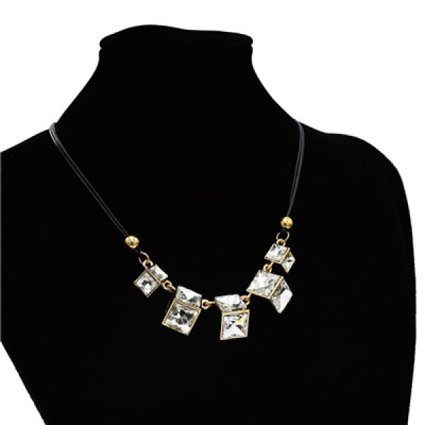 N-3872 Multicolor Stylish Geometric Crystal Pendant Necklace Adjustable Women's Jewelry