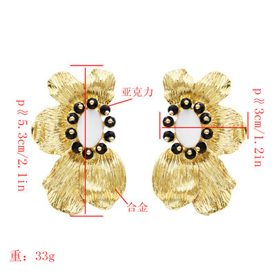 E-5483 Golden Flower Shape Pearl Earrings Fashion Atmosphere Lady Earrings