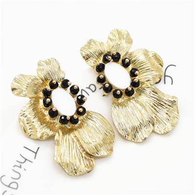 E-5483 Golden Flower Shape Pearl Earrings Fashion Atmosphere Lady Earrings