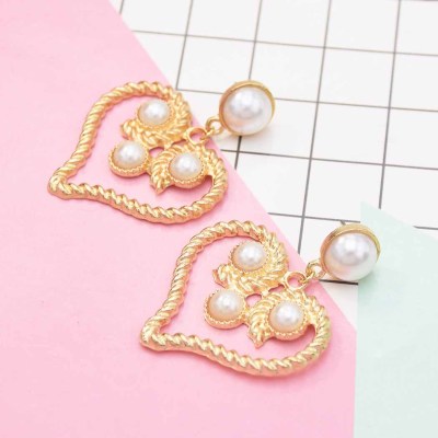 E-5568 Fashion Design Women Gold Love Pearl Heart Eardrop Pearl Dangle Drop Earrings For Women Jewelry
