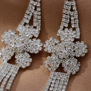 E-5741 Fashion with Bright Full Rhinestone Tassel Flower-Shaped Drop Dangle Earrings for Women Gift