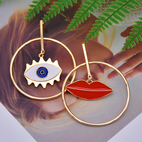 E-5817 Fashion Big Circle Gold Metal Lips Eye-shaped Asymmetry Dangle Statement Earrings for Women