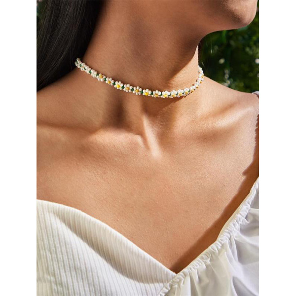 N-7558 New bohemian style rice bead flower-shaped beaded necklace fashion Y2K millennial style summer beach sexy clavicle chain