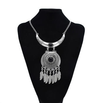 N-7590 Bohemian Gypsy Vintage Jewelry Green Black Artificial Acrylic Stone Feather Tassel Round Silver Vintage Statement Necklace
