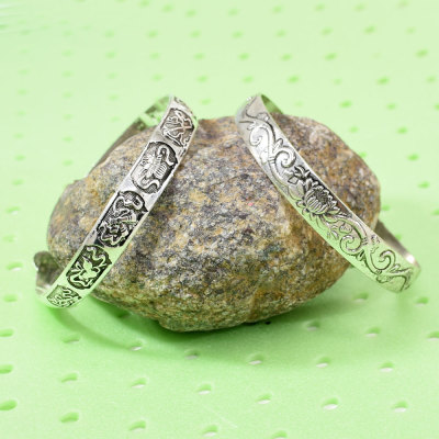 B-1140 Fashion Ethnic Vintage Tibetan Silver Open Cuff Bangles for Women Carved Flower Peacock Party Jewelry Gift