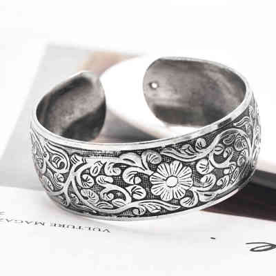 B-1197 Ethnic Vintage Tibetan Silver Open Cuff Bangles for Women Carved Flower Peacock Party Jewelry Gift