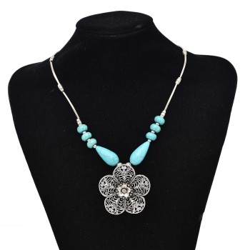 N-7193 Vintage Turquoise Hollow Flower Pendant Necklaces for Women Bohemian Ethnic Party Jewelry