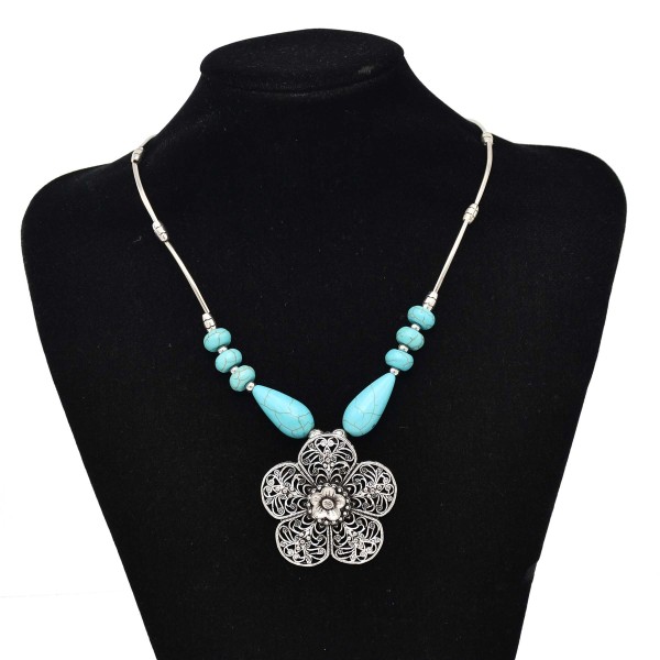 N-7193 Vintage Turquoise Hollow Flower Pendant Necklaces for Women Bohemian Ethnic Party Jewelry