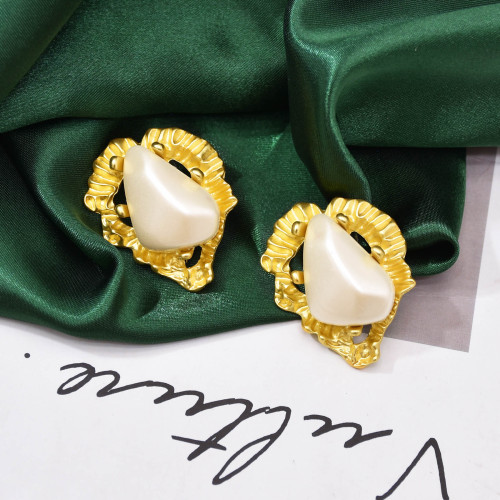 E-6510 Baroque Style Gold Alloy White Red Rhinestone Ear Stud Earrings Jewelry Accwssories For Womens Grils Party Brithday Gifts