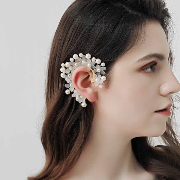 E-6577 1 Pc Acrylic Flower White Pearl Gold Alloy Wedding Ear Cuff Sweet Flower Handmade Ear Cuff