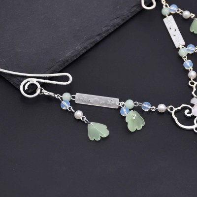 N-8073 New Vintage Clouds White Flower Green Leaf Tassel Silver Alloy Necklace For Women Party Gift