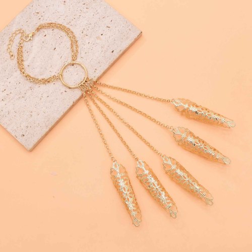 B-1316 Women Chians Bracelets Golden Carved Finger Stall Bracelets