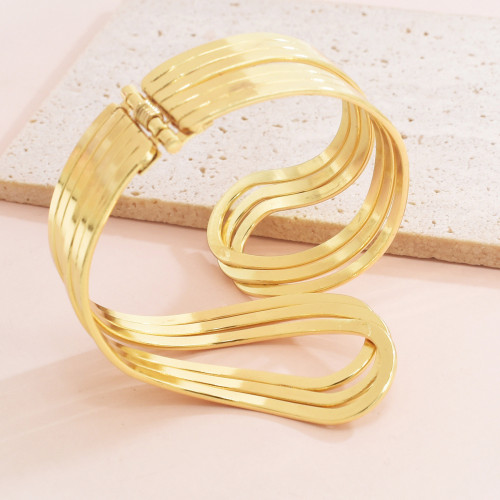B-1323 New Punk Gold Plated Metal Hollow Out Carved Women's Cuff Bangle Bracelet