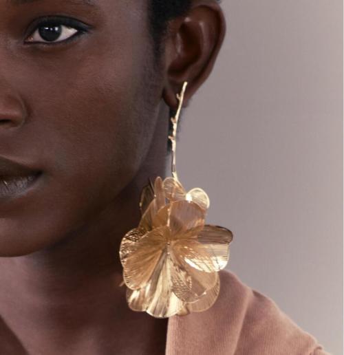 E-6742 Gold Silver 3D Alloy Hollow Flower Pendant Earrings for Women