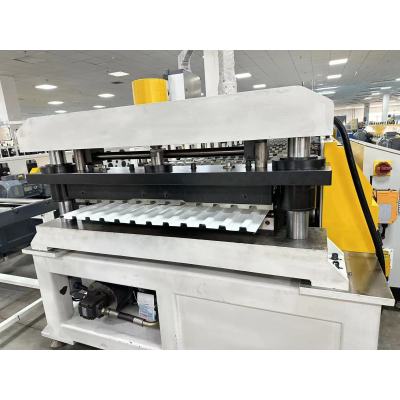 Roller door roll forming machine