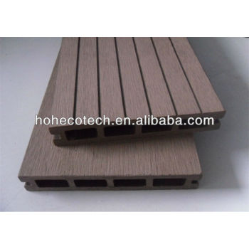 wood/wooden boat deck