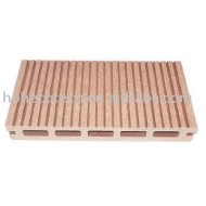 WPCのフロアーリングかDecking