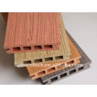 木製のフロアーリングWPCの屋外のdeckingを選ぶ異なった色