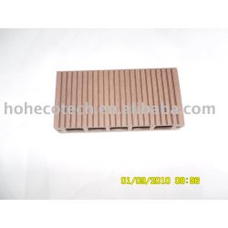 環境に優しいWPCのフロアーリングかDecking