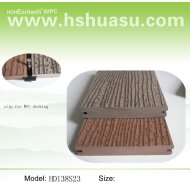 浮彫りになるWPCのdecking