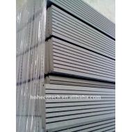 紙やすりで磨く表面140x25mm WPCの床板のDECKING板