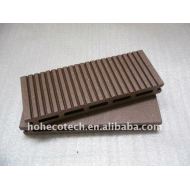 140x17mmのベランダの合成物のdecking