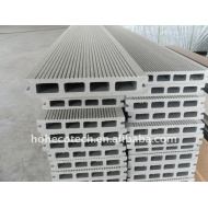 新しく環境に優しく物質的なwpcの木製のプラスチック合成のdeckingはビニールのdeckingをタイルを張る