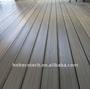 Le decking du plancher WPC de Decking de Solid&Hollow WPC couvre de tuiles le plancher composé en plastique en bois