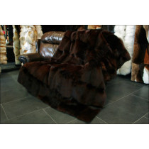 Skunk fur blanket in brown B059