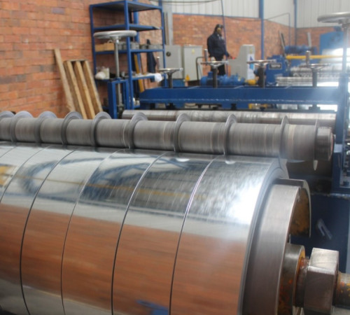 What Should Be Paid Attention to when Operating the Slitting Machine?