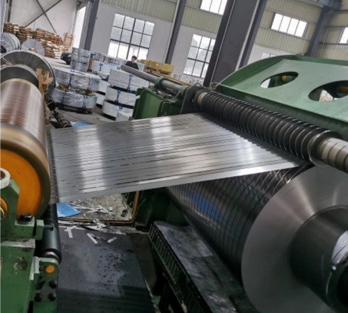 What Are the Types and Materials of Slitting Machine Blades?