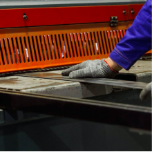Slitting Machines vs. Shearing Machines: Which One Is Right for You?