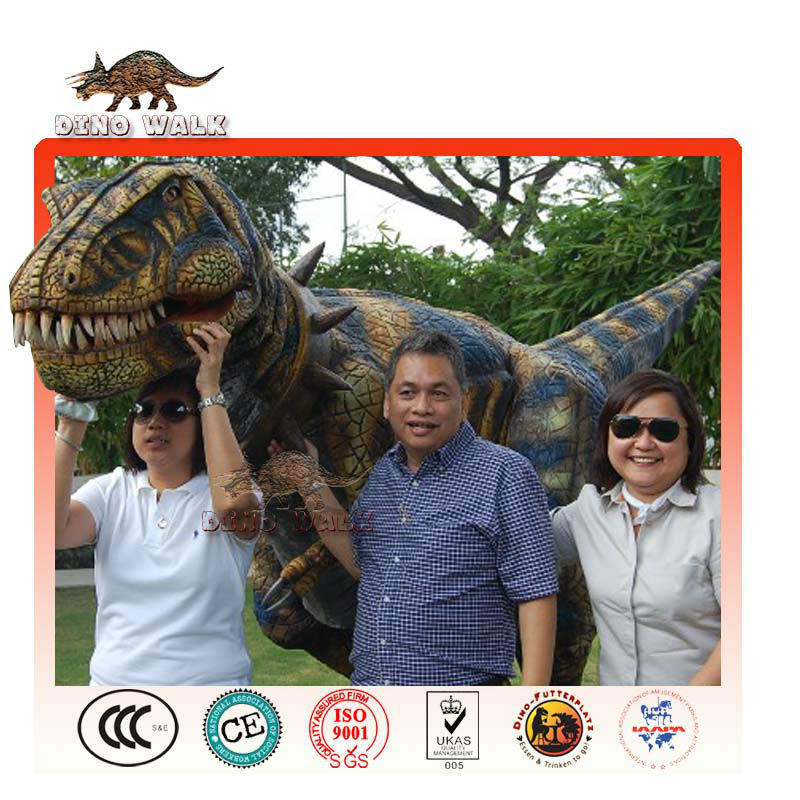 animatronic dinossauro terno