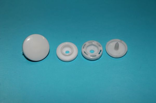 塑料四合扣  T10