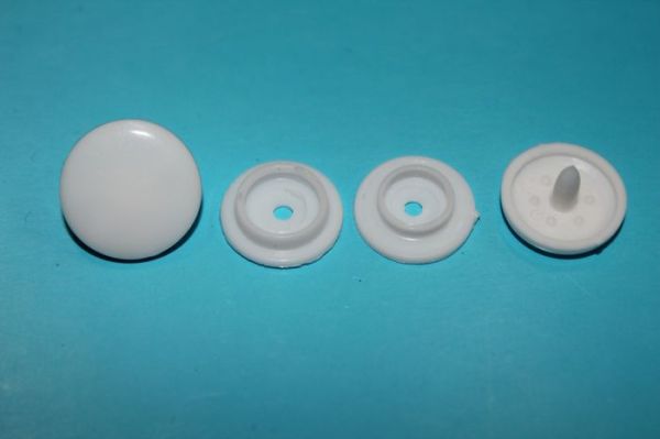 塑料四合扣  T16