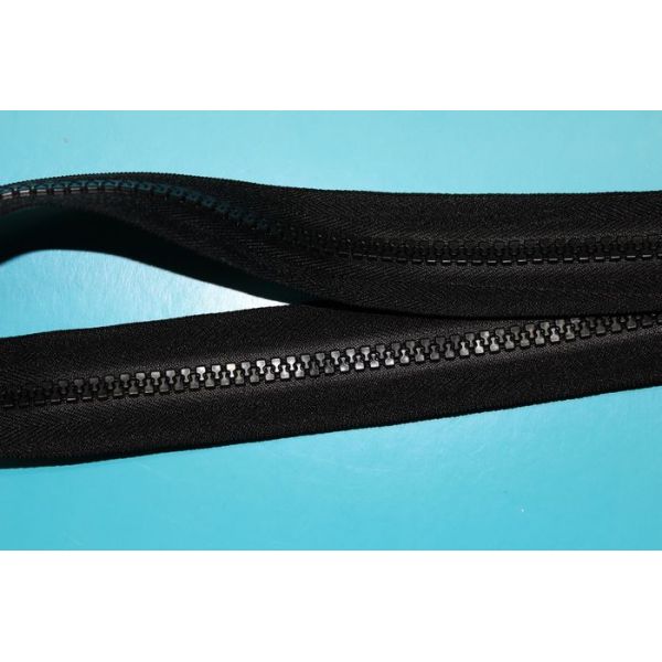 #8 resin long chain zipper AVV-RZ011