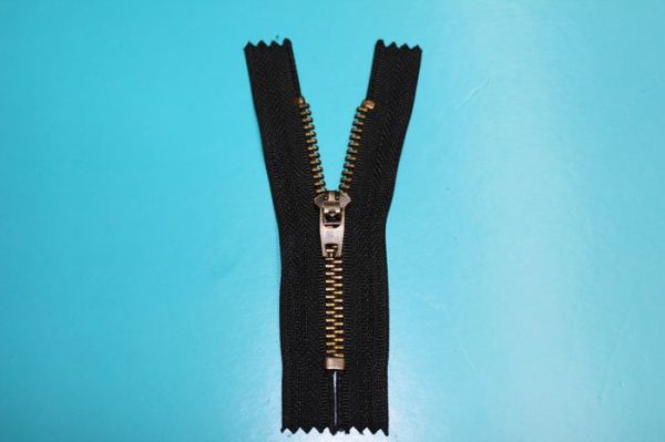 金属拉链 AVV-MZ003