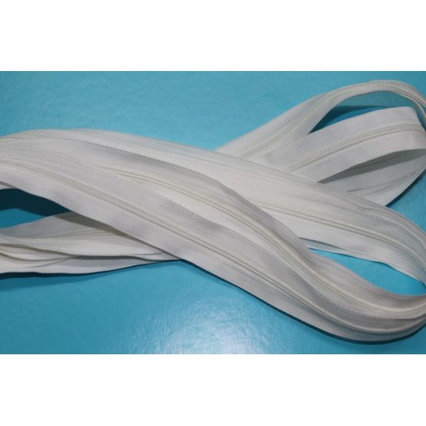 #3 nylon long chain zipper