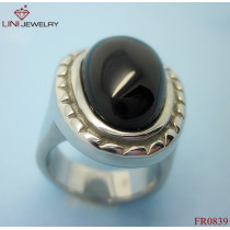 Stainless Steel Thread Ring/Black Glass Stone