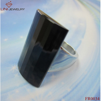 Stainless Steel Arc Square Stone Ring/Black Sand