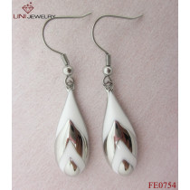 Earrings/White