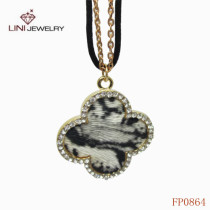 2013 four-leafed clover pendant & Necklace FP0864