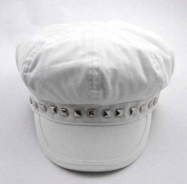 RIVETS DECORATED WHITE COTTON CAP