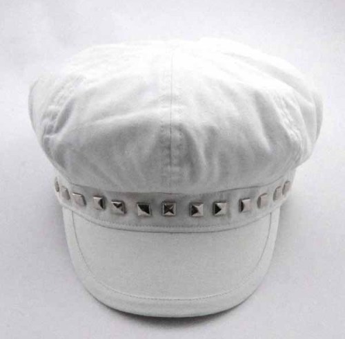 RIVETS DECORATED WHITE COTTON CAP