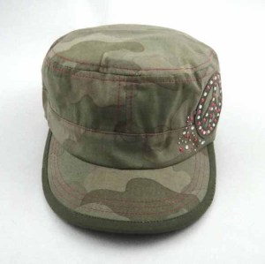 Gorra militar con diamantes de imitación