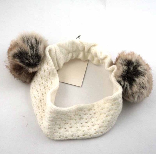 KNITTING HEAD BAND WITH POM-POM