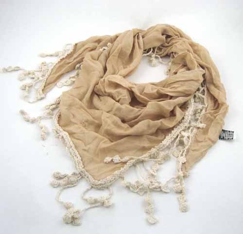 LACE DECORATED TRIANGLE SCARF