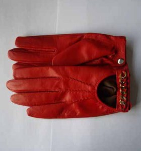 Горячие красные кожаные перчатки