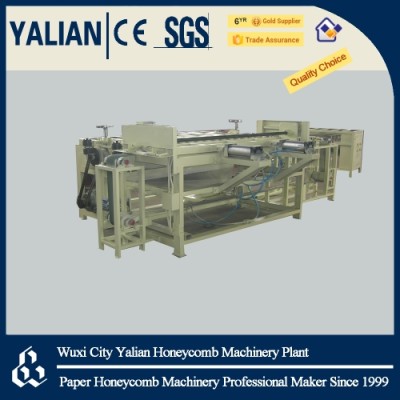Honeycomb core connecting and notching machine